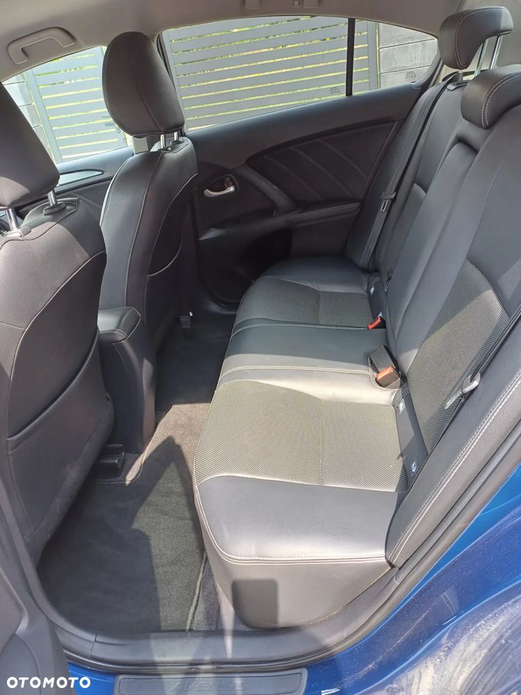 Toyota Avensis 1.8 Premium MS - 8