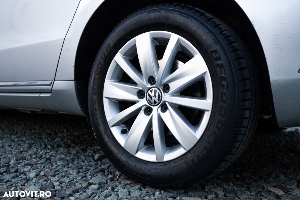 Volkswagen Passat 1.6 TDI DPF BlueMotion Technology Comfortline - 13