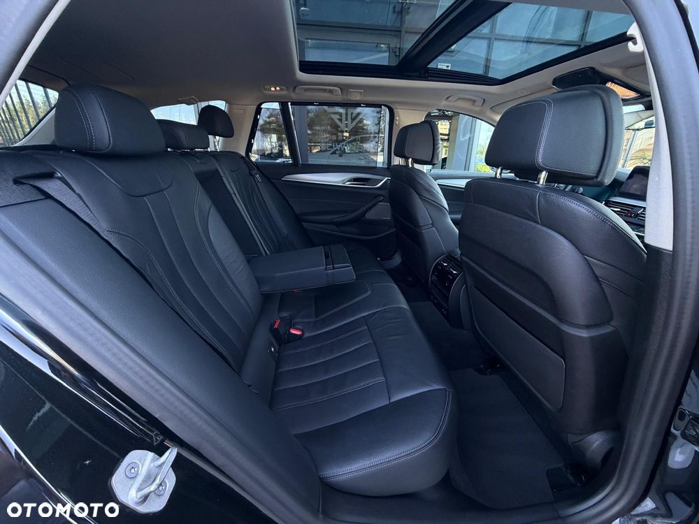 BMW Seria 5 530e xDrive Luxury Line - 20