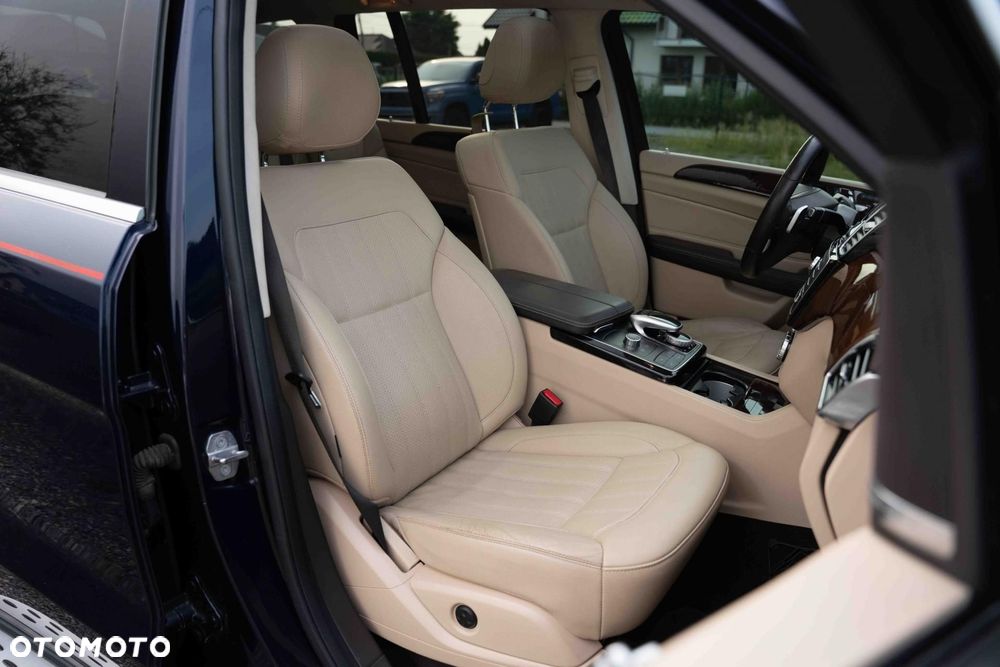 Mercedes-Benz GLS - 15