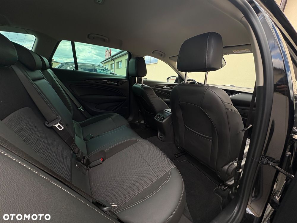 Opel Insignia - 30