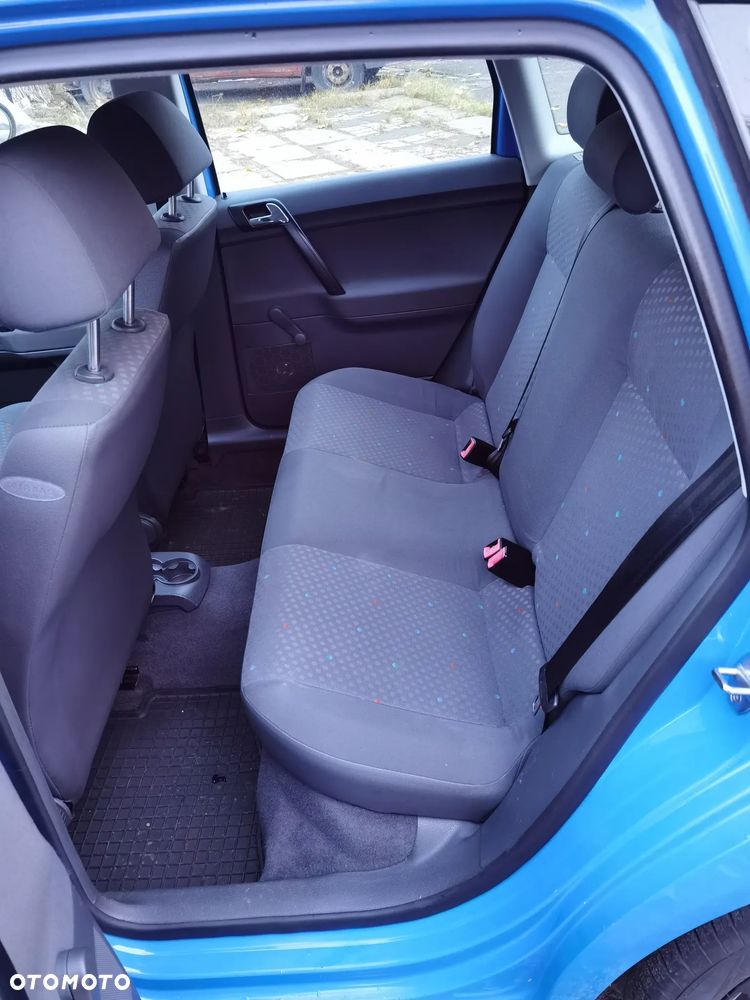Volkswagen Polo 1.4 16V Trendline - 5