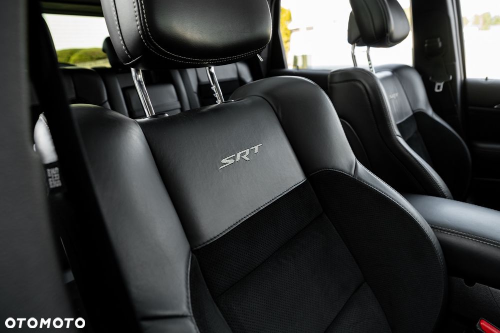 Jeep Grand Cherokee SRT8 - 26