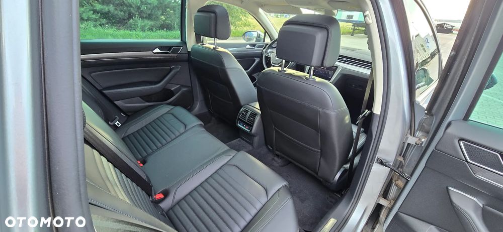 Volkswagen Passat Alltrack 2.0 TDI SCR 4Motion DSG - 9