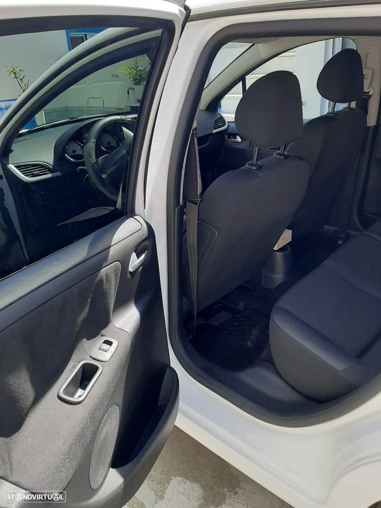 Peugeot 207 - 16