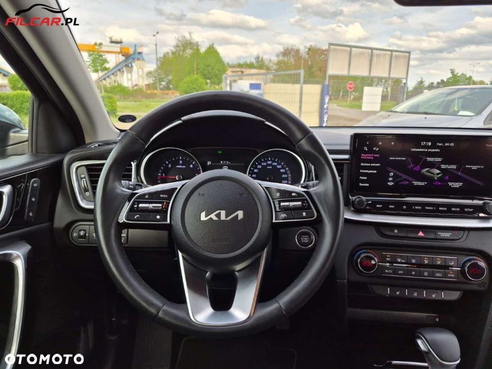 Kia Ceed - 11