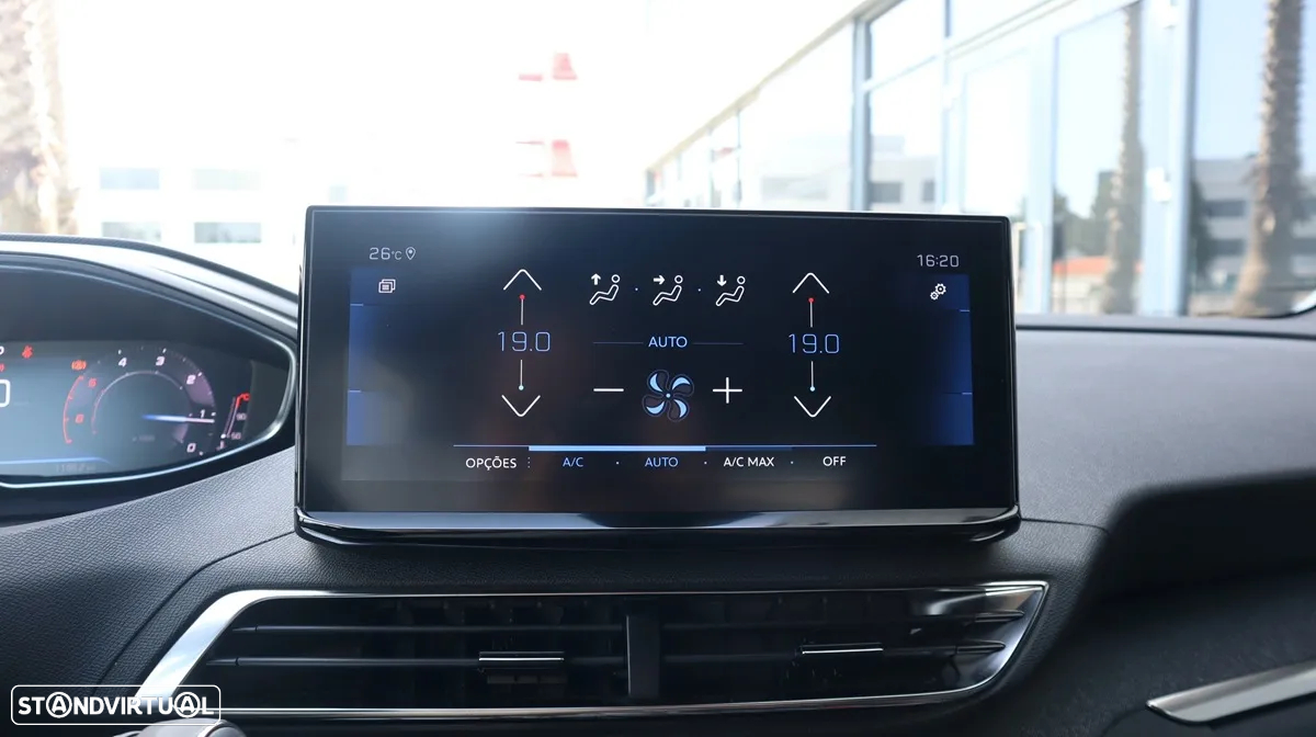 Peugeot 5008 1.5 BlueHDi Allure Pack EAT8 - 29