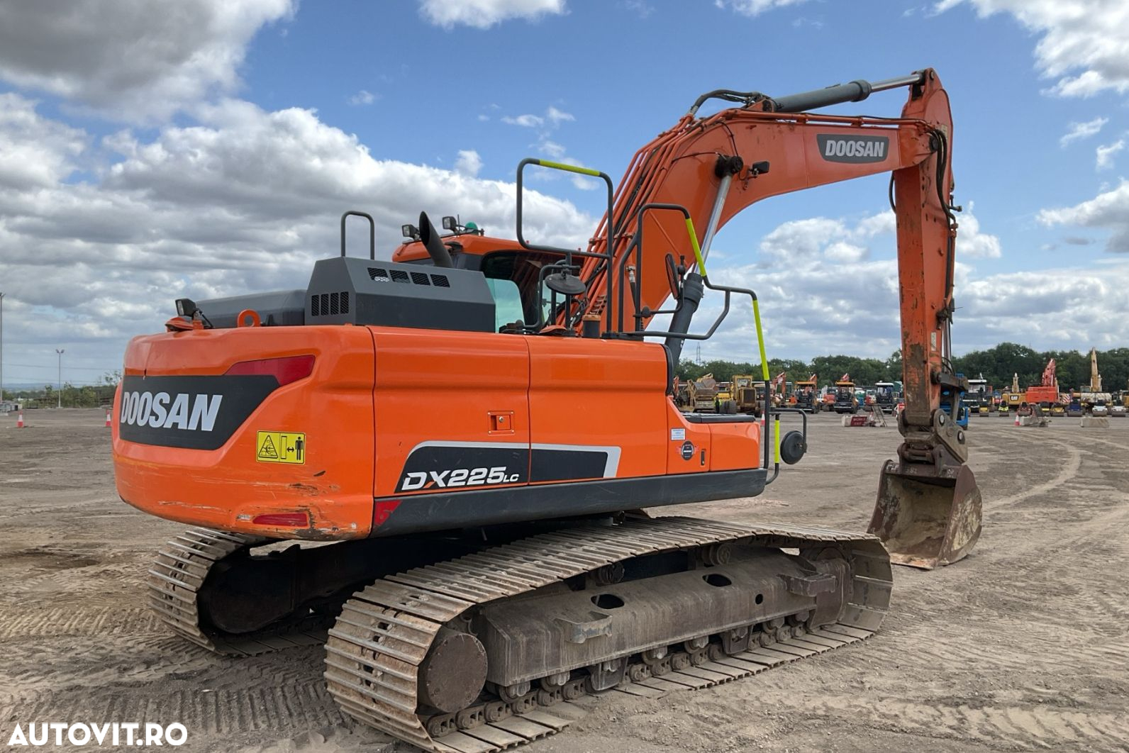 Doosan DX225LC-5 Excavator - 3