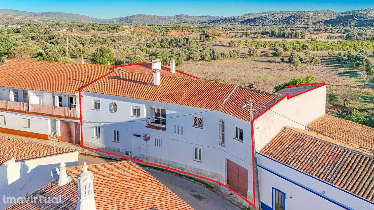 Moradia com 7 Divisões e Vista Desafogada em Paderne - Grande imagem: 3/43