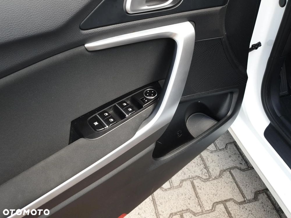 Kia Ceed 1.5 T-GDI M - 19