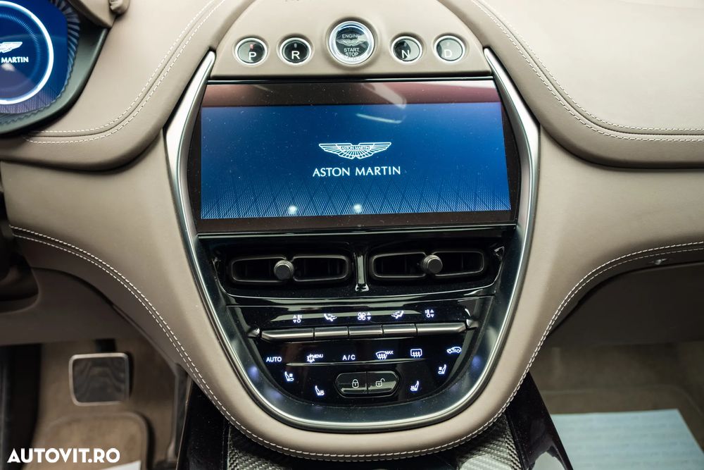 Aston Martin DBX - 7