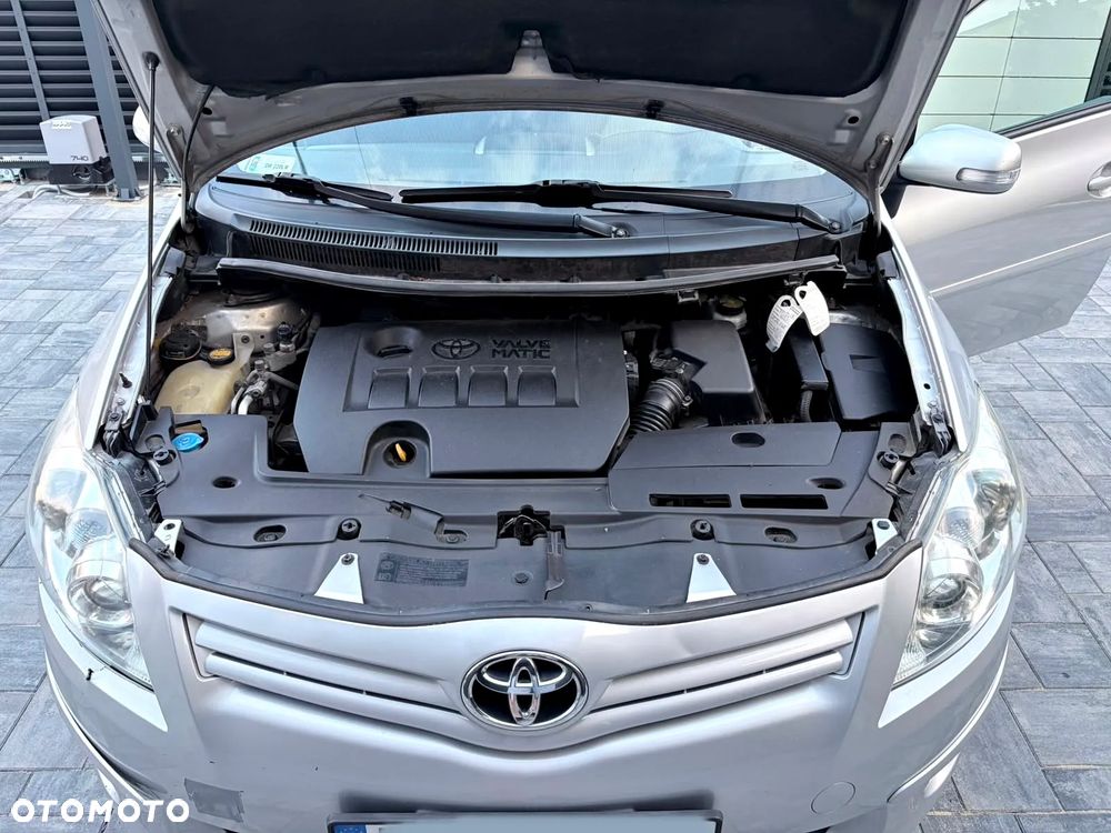 Toyota Auris 1.6 Premium Comfort - 27