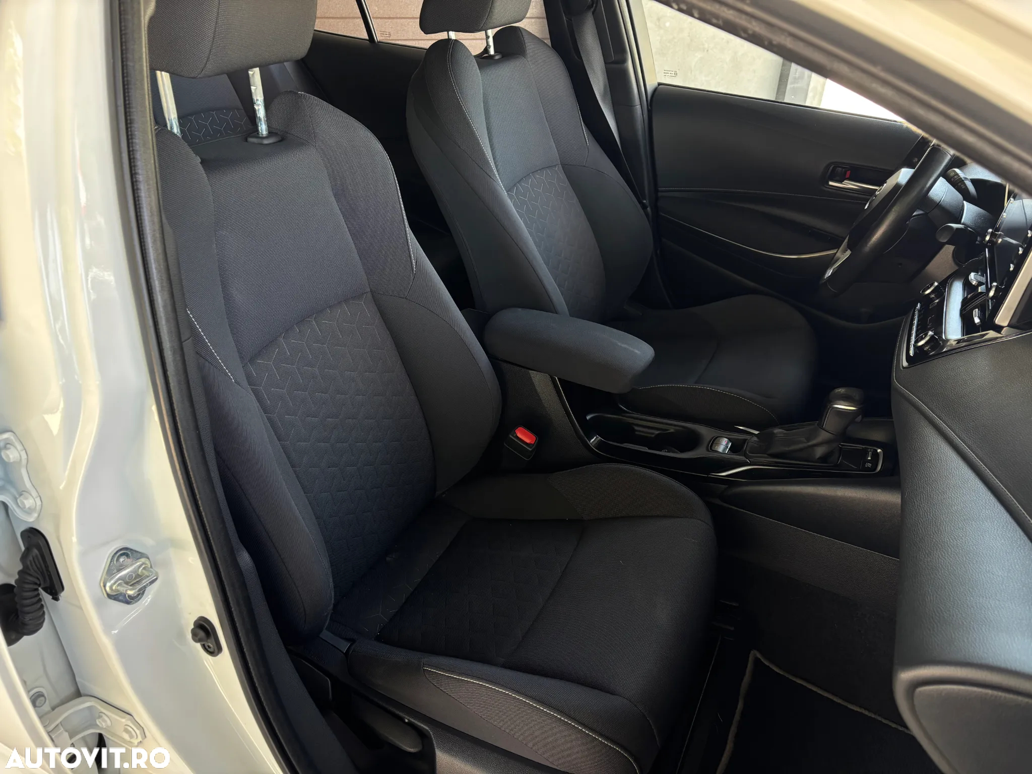 Toyota Corolla 1.8 HSD Active - 35