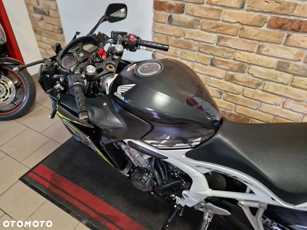 Honda CBR - 18