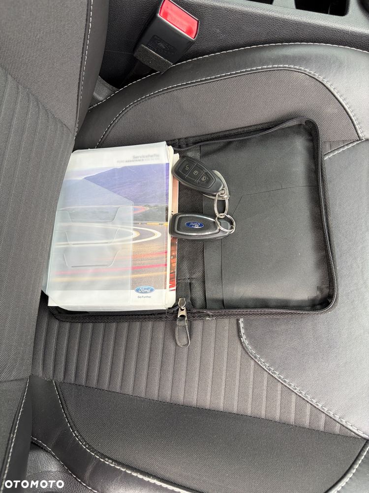 Ford Focus 1.0 EcoBoost Titanium - 10