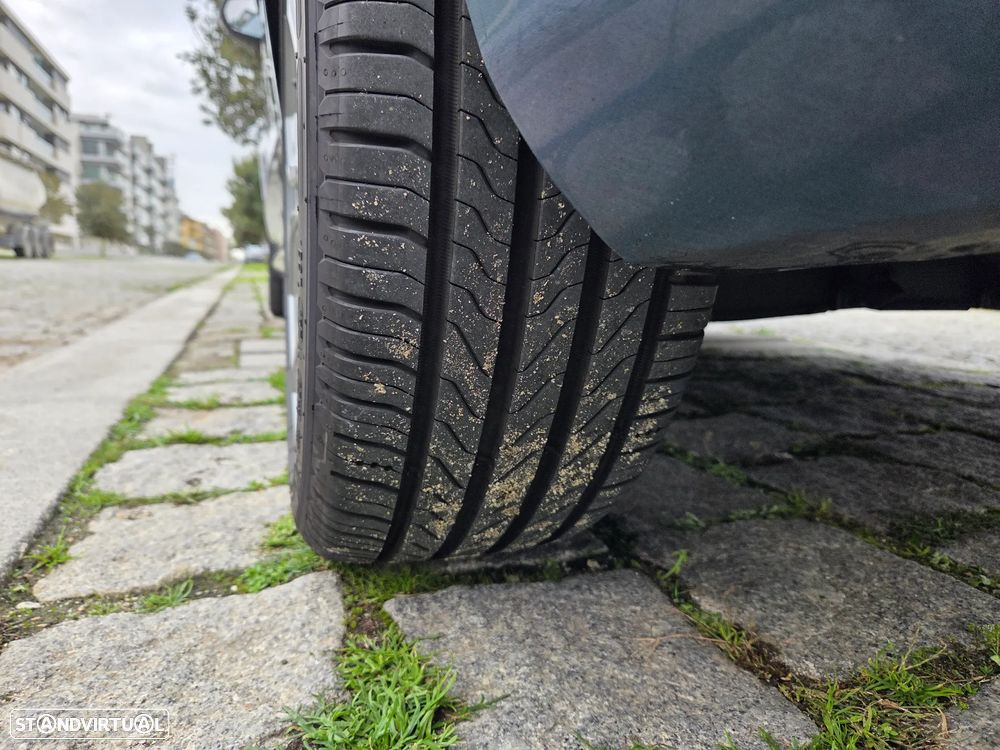 Ford Fiesta 1.0 EcoBoost MHEV ST-Line - 27