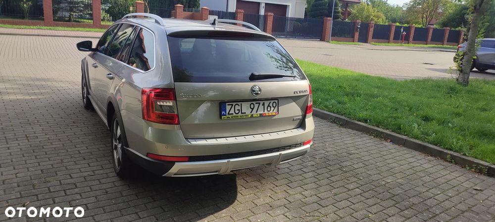 Skoda Octavia 2.0 TDI 4x4 DSG Scout - 6