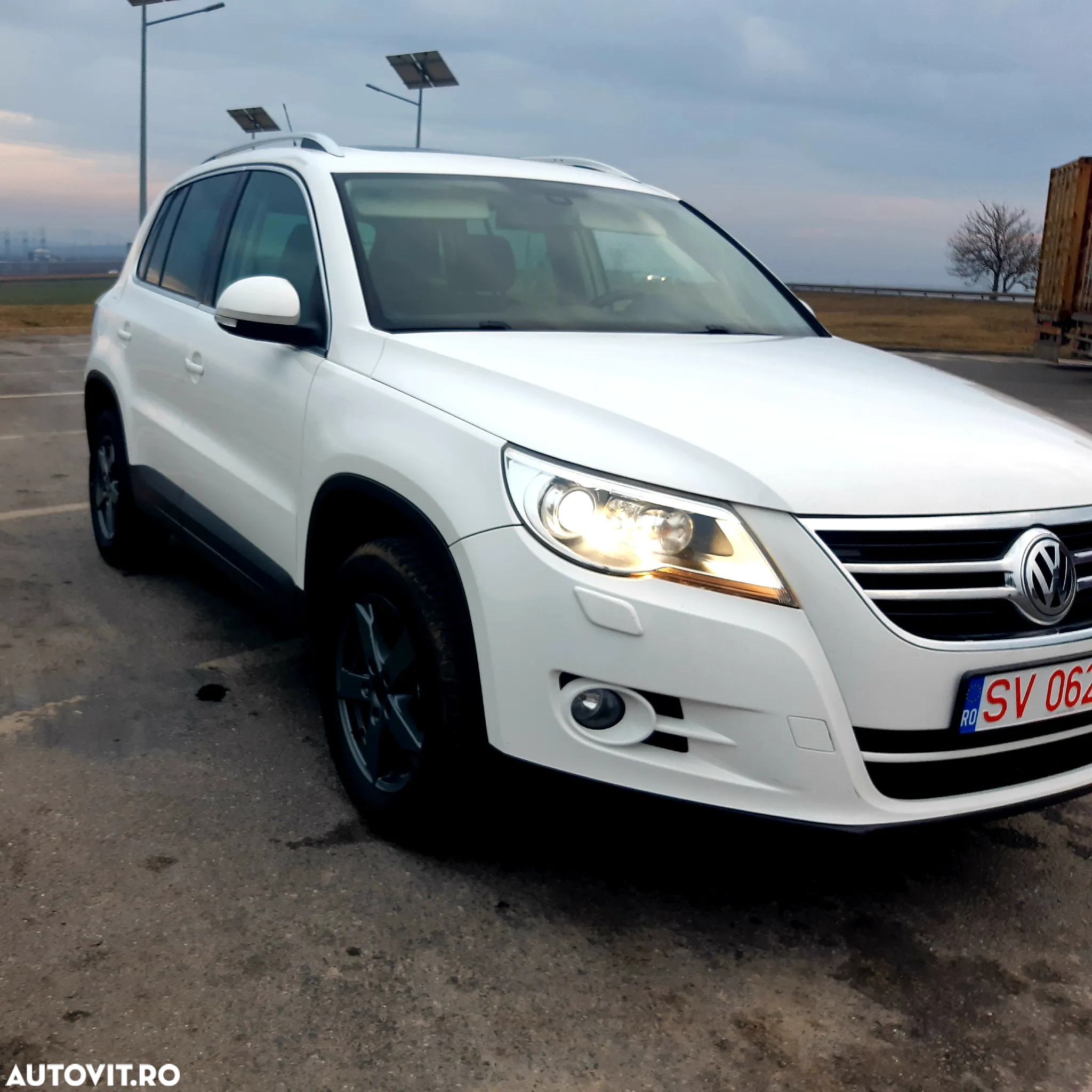 Volkswagen Tiguan 2.0 TDI 4Motion DSG Sport & Style - 3