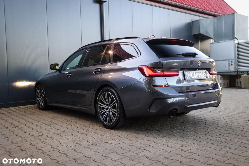 BMW Seria 3 320d Edition M Sport Shadow - 16