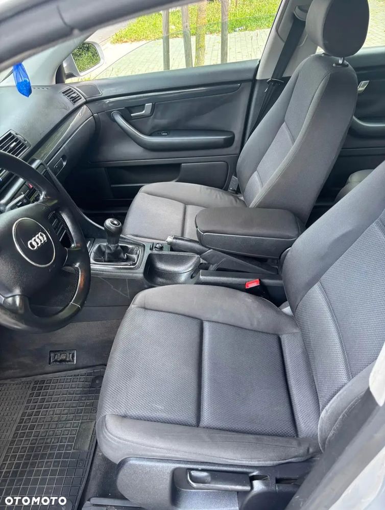 Audi A4 Limousine - 5