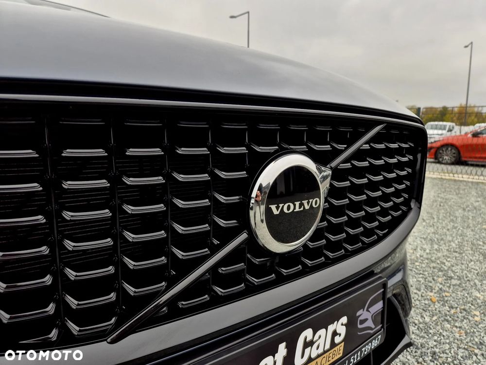 Volvo XC 60 B4 B Plus Dark - 29