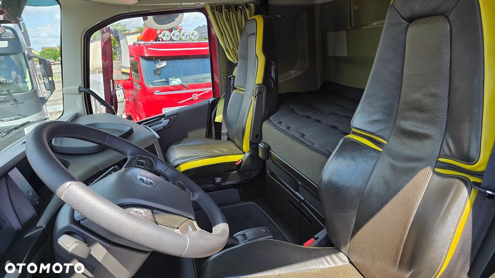 Volvo FH16 750 8x4 + HMF 7020 + JIB - 13