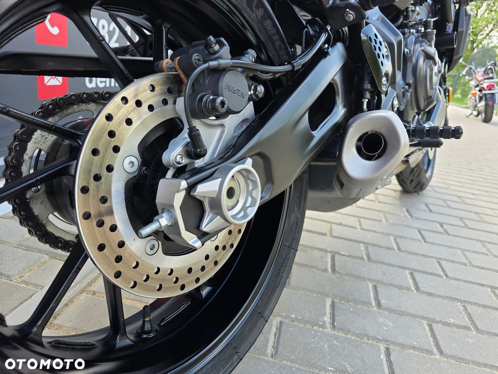 Yamaha MT - 27