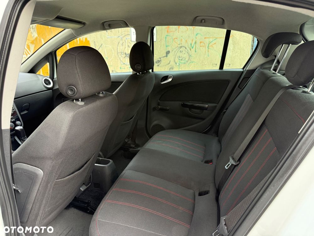 Opel Corsa 1.6 Turbo GSi - 8