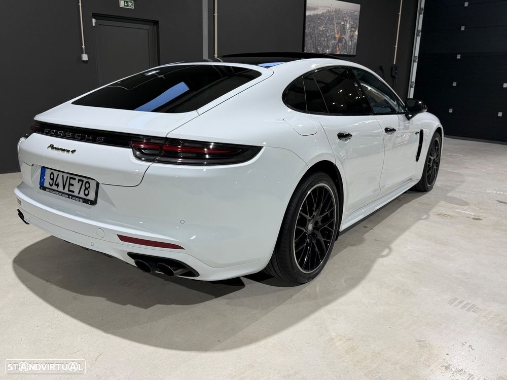 Porsche Panamera 4 E-Hybrid - 12