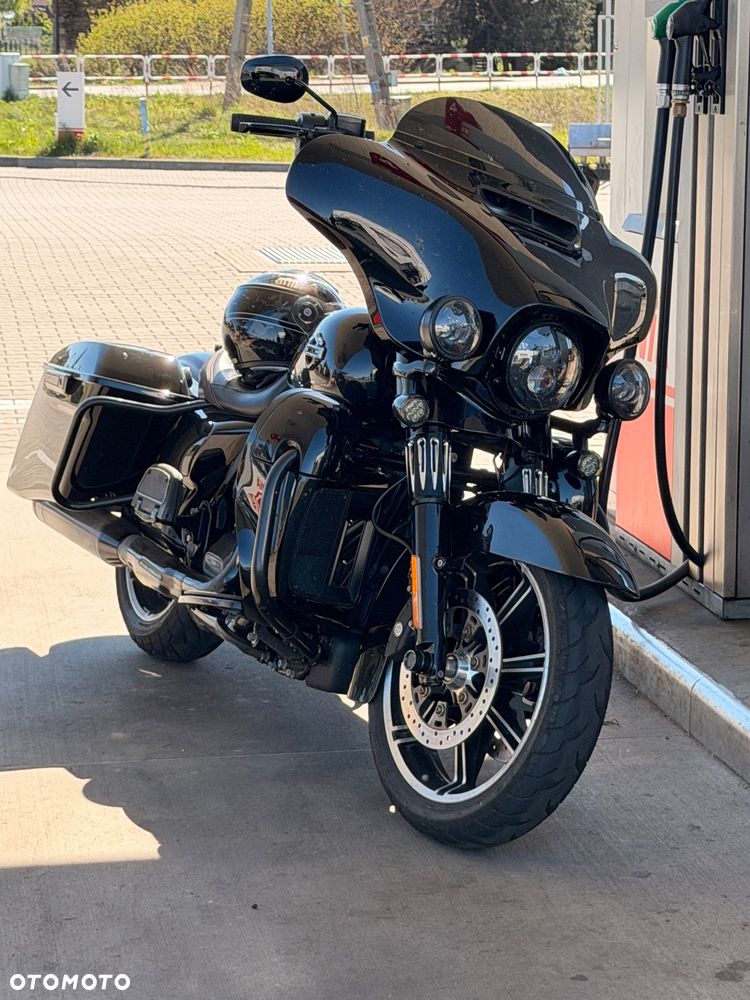 Harley-Davidson FLHTCU Ultra - 2
