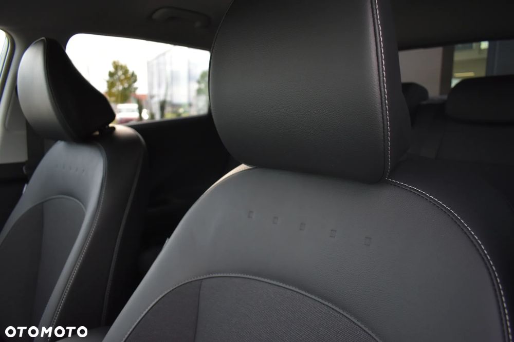 Hyundai Kona 64kWh Executive - 19
