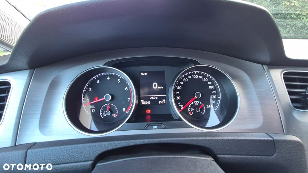 Volkswagen Golf 1.4 TSI BMT Comfortline - 16