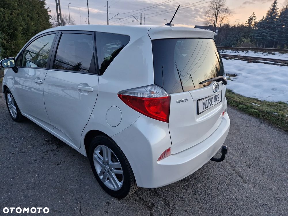 Toyota Verso S 1.33 Premium MS - 11