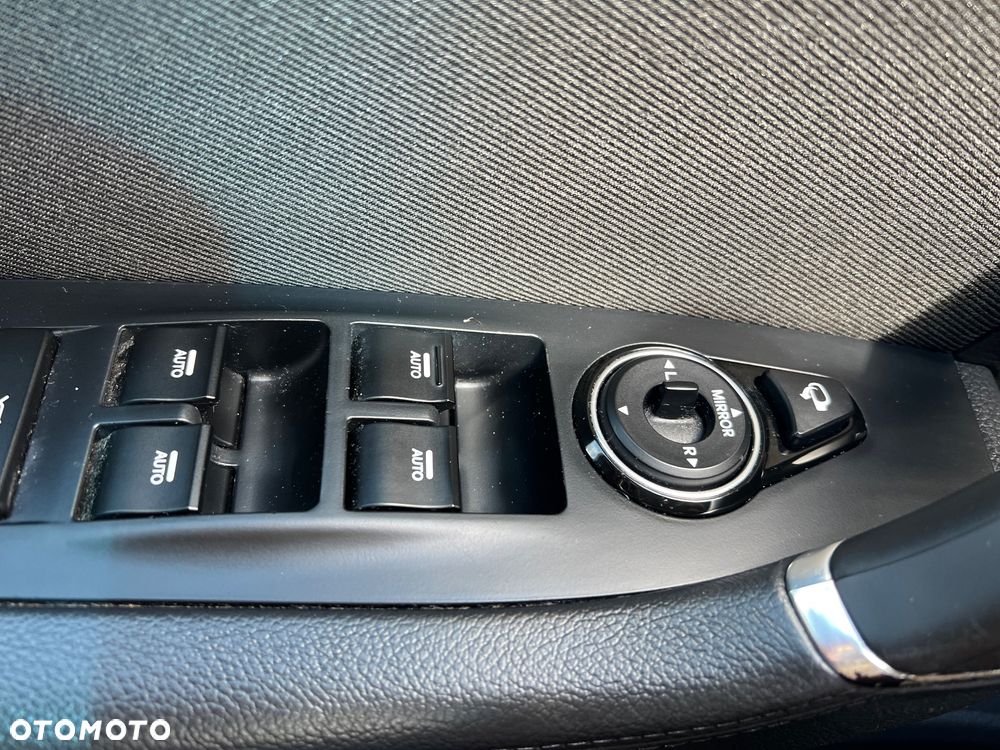 Hyundai i40 Kombi 1.7 CRDi DCT Premium - 14