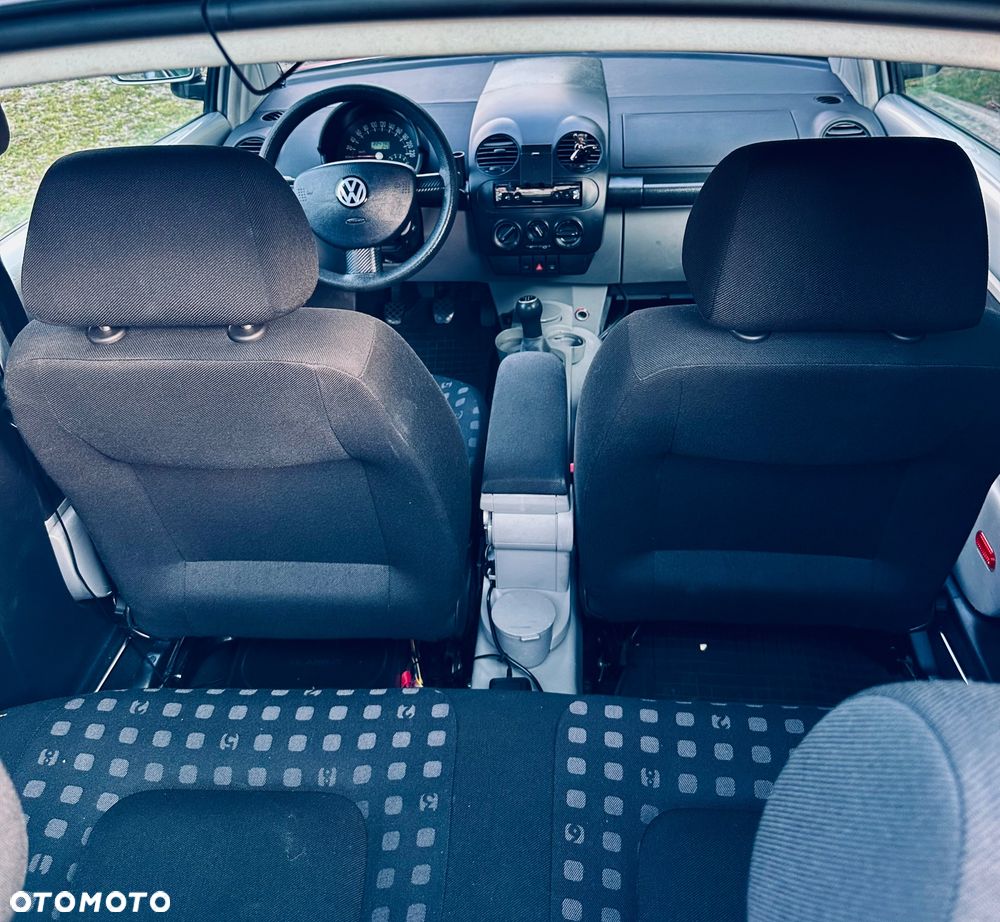 Volkswagen New Beetle - 10