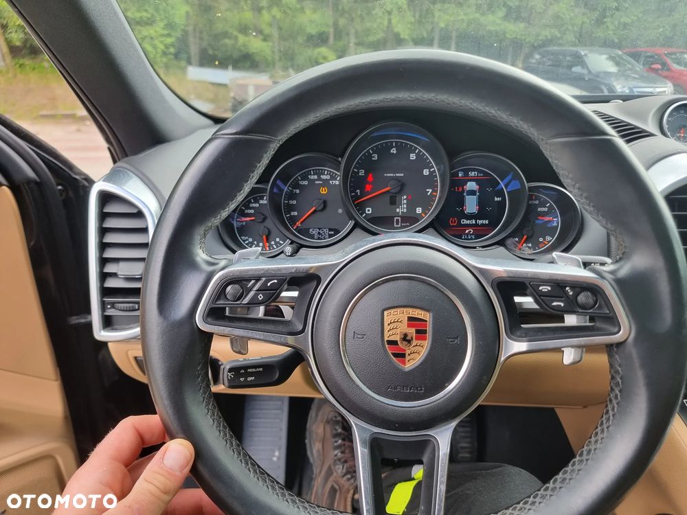 Porsche Cayenne Tiptronic S - 9