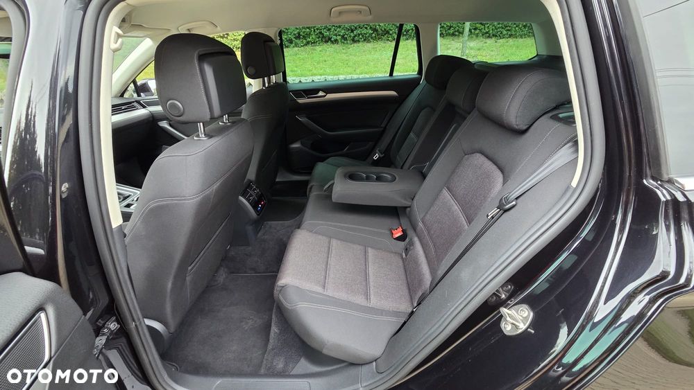 Volkswagen Passat - 14