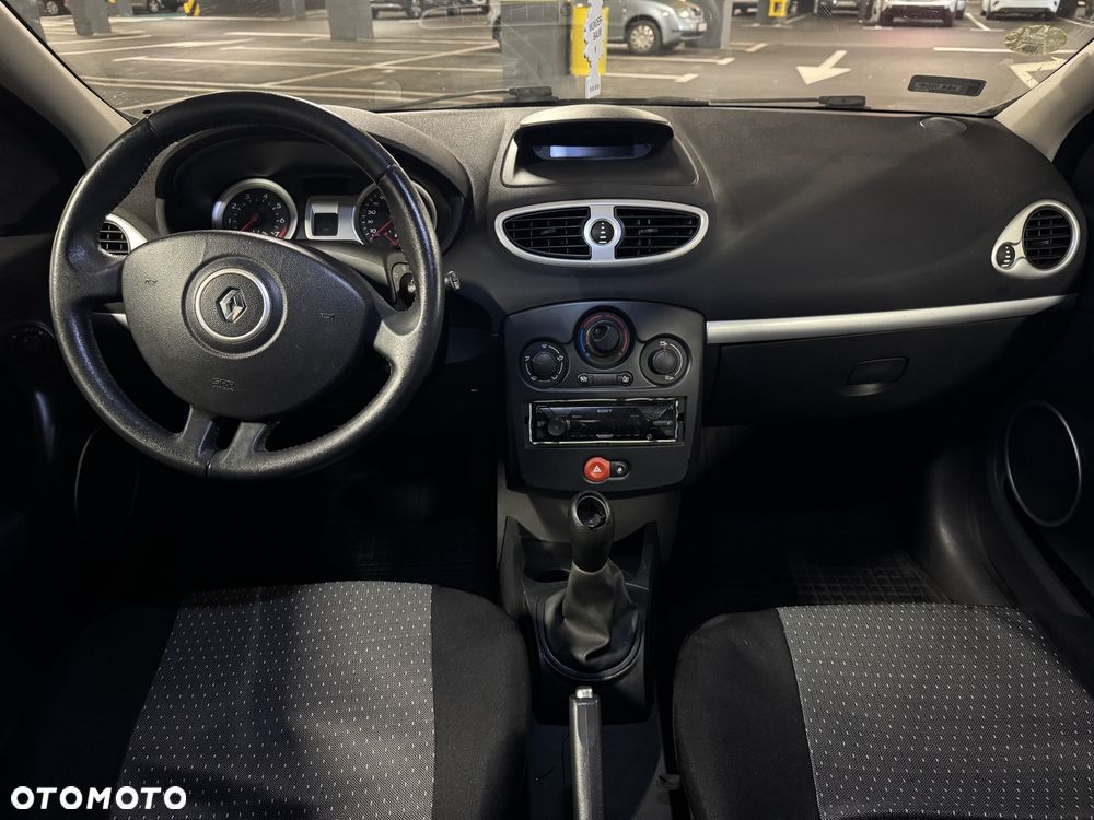 Renault Clio 1.2 16V All Inclusive - 9
