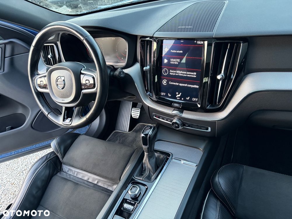 Volvo XC 60 D4 AWD RDesign - 12