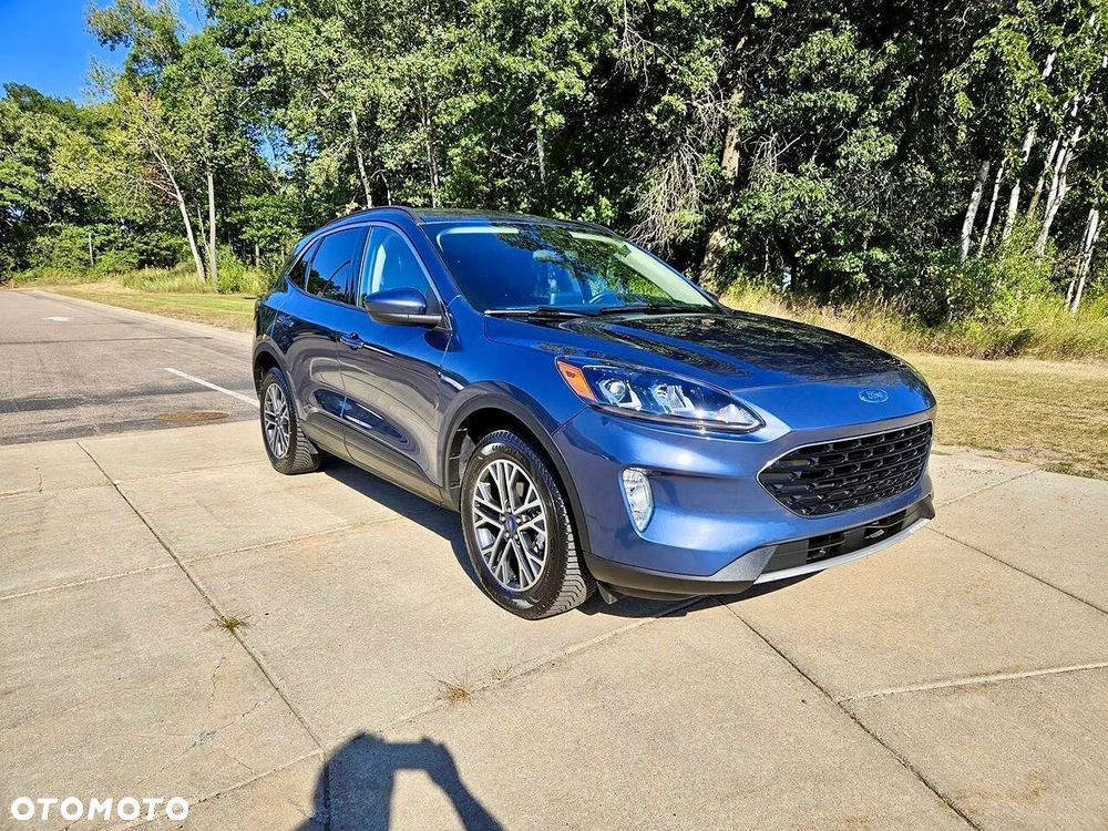 Ford Escape 2.0 EcoBoost AWD Titanium - 4