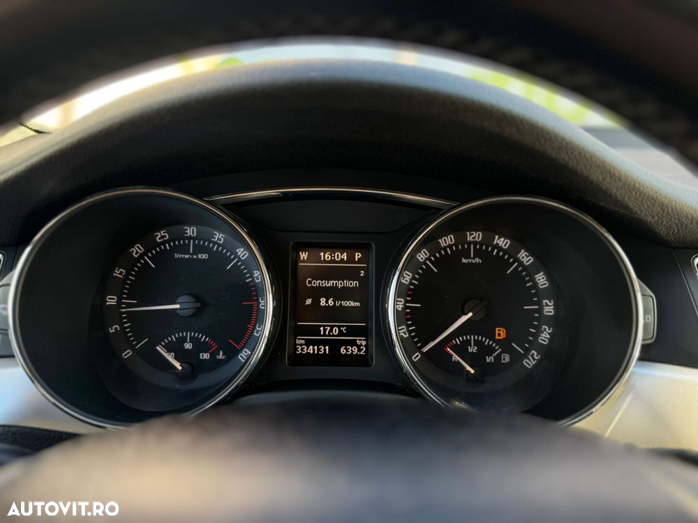 Skoda Superb 2.0 TDI Ambition DSG - 20