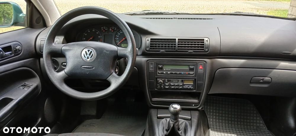 Volkswagen Passat - 17