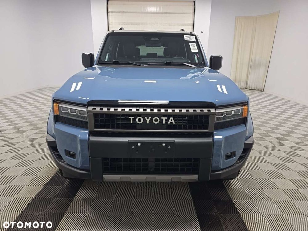 Toyota Land Cruiser - 7
