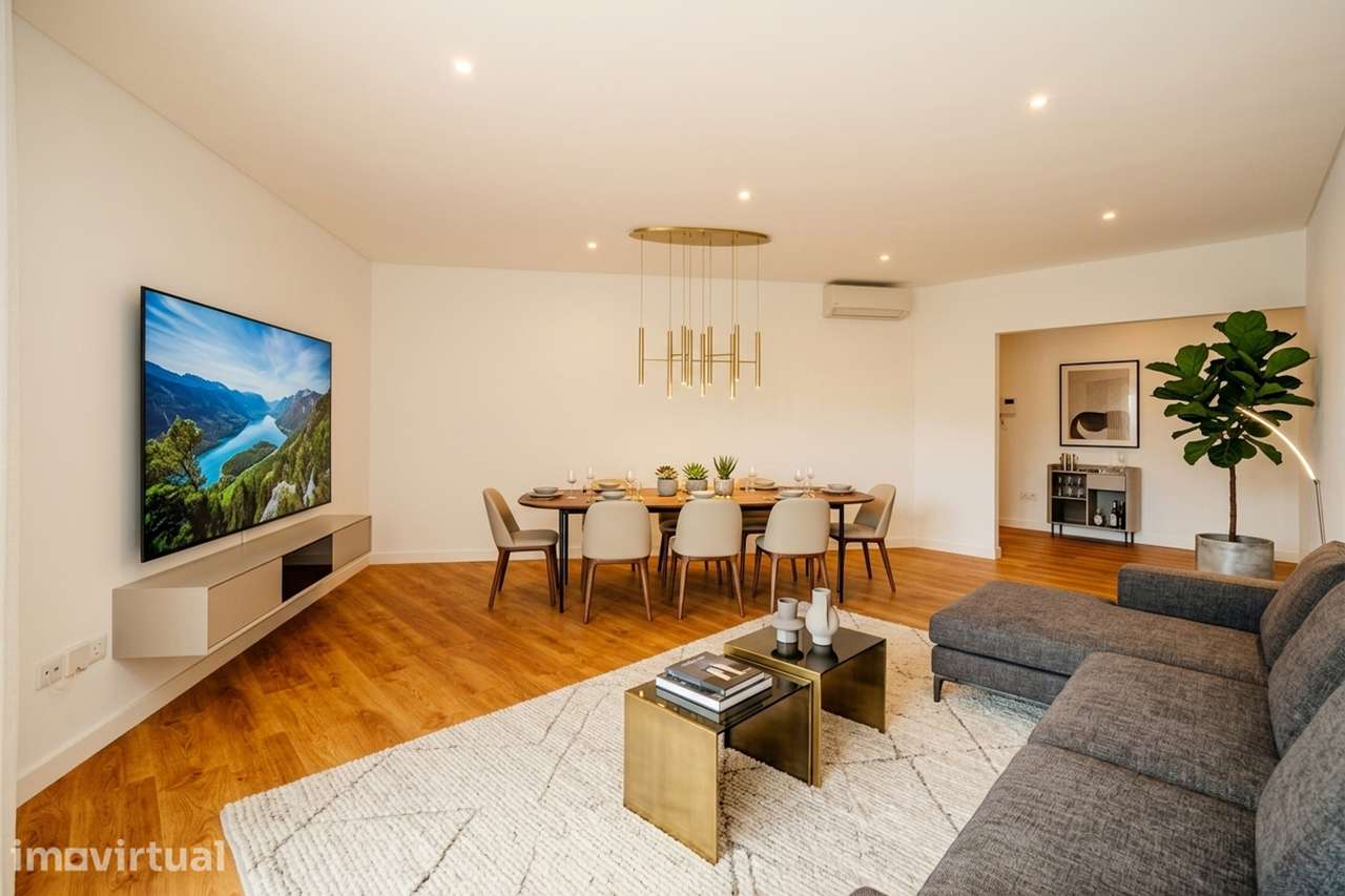 Apartamento T2 renovado com garagem e varanda na Expotorres - Grande imagem: 3/29