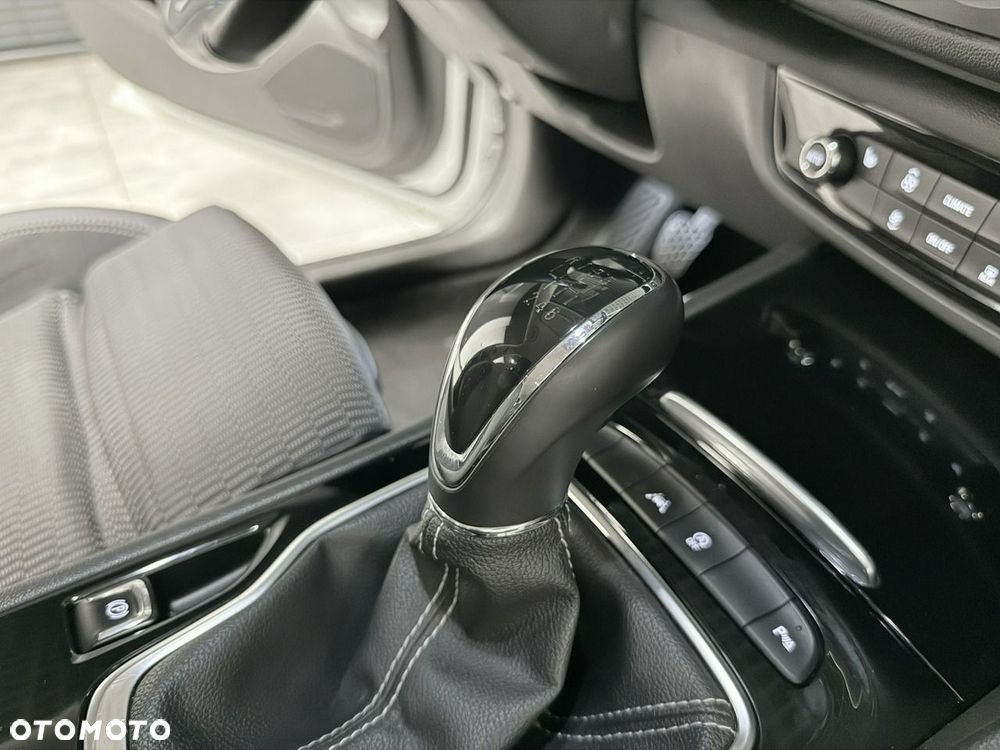 Opel Insignia - 32