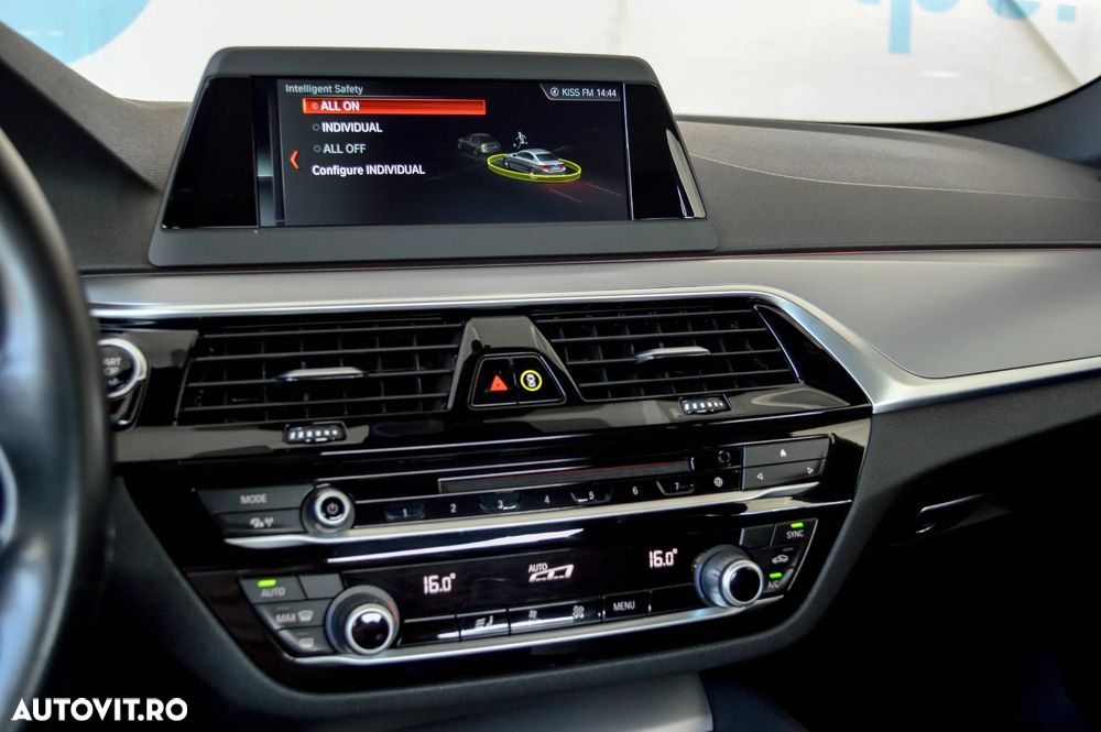 BMW Seria 5 520d AT - 9