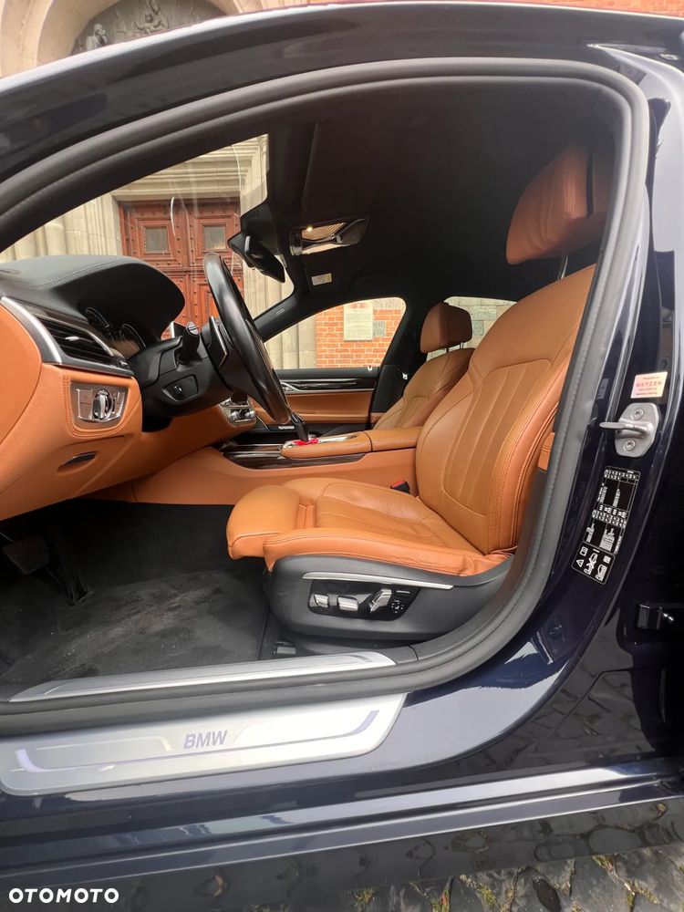 BMW Seria 7 740d xDrive - 17