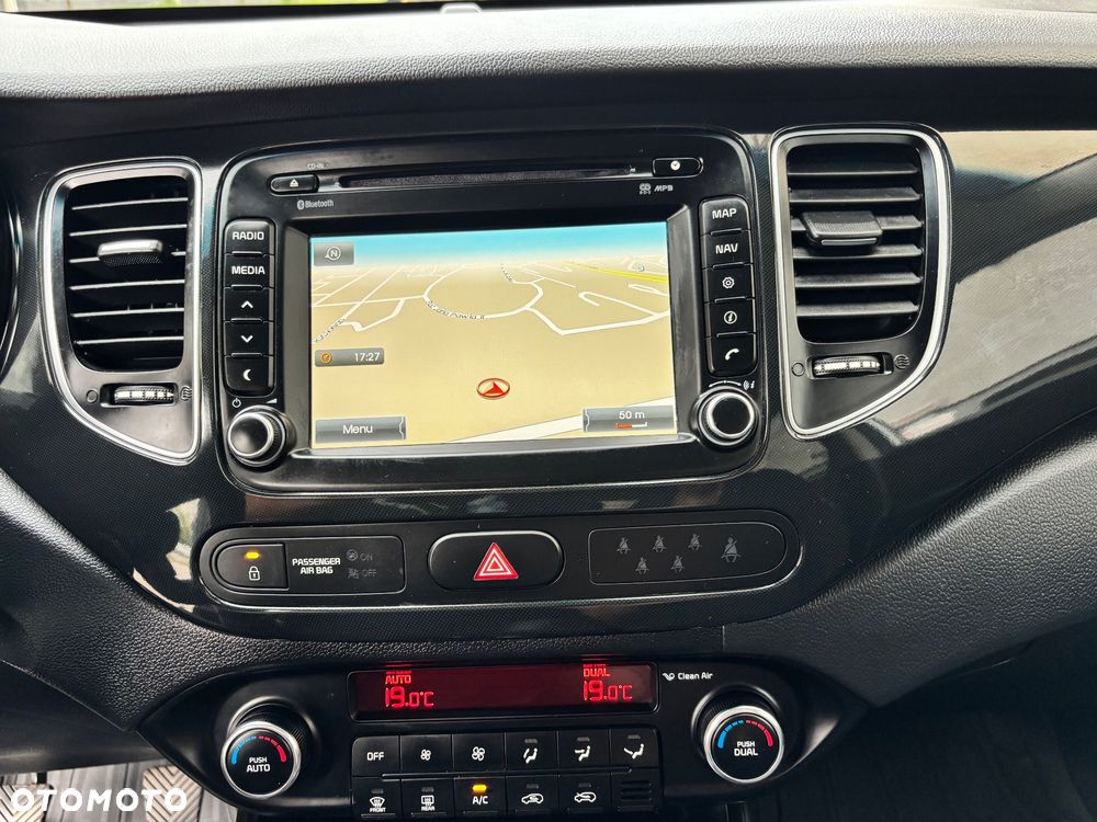 Kia Carens 1.7 CRDi M 7os - 26