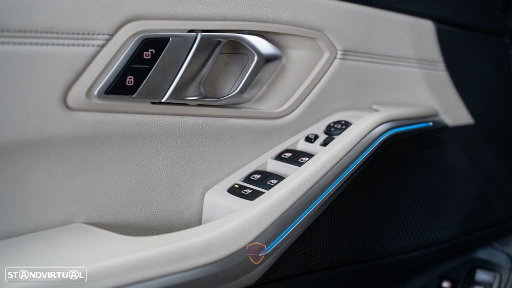 BMW 320 e Touring Line Luxury Auto - 22