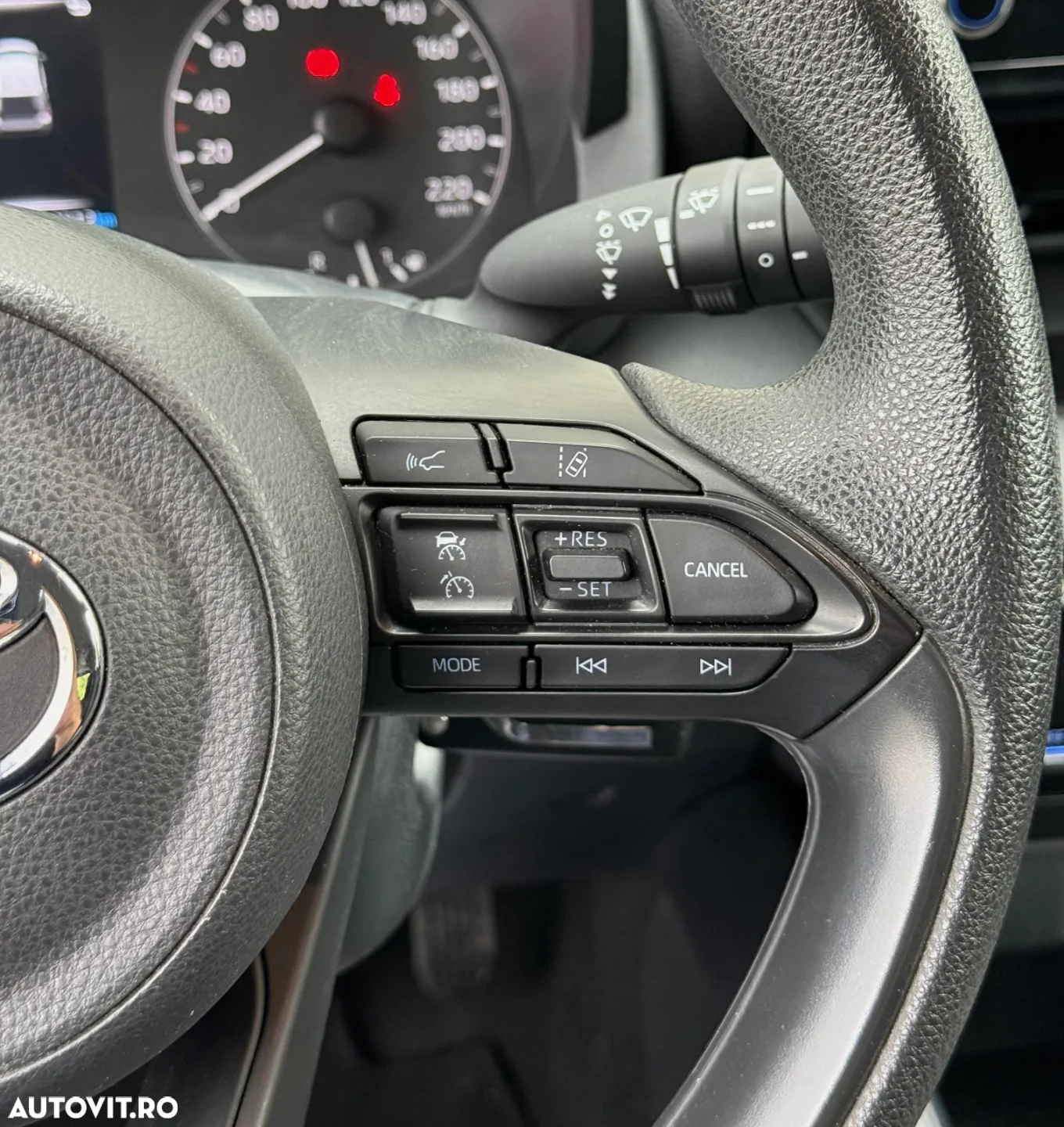 Toyota Yaris 1.5 VVT-i HSD Dynamic - 22